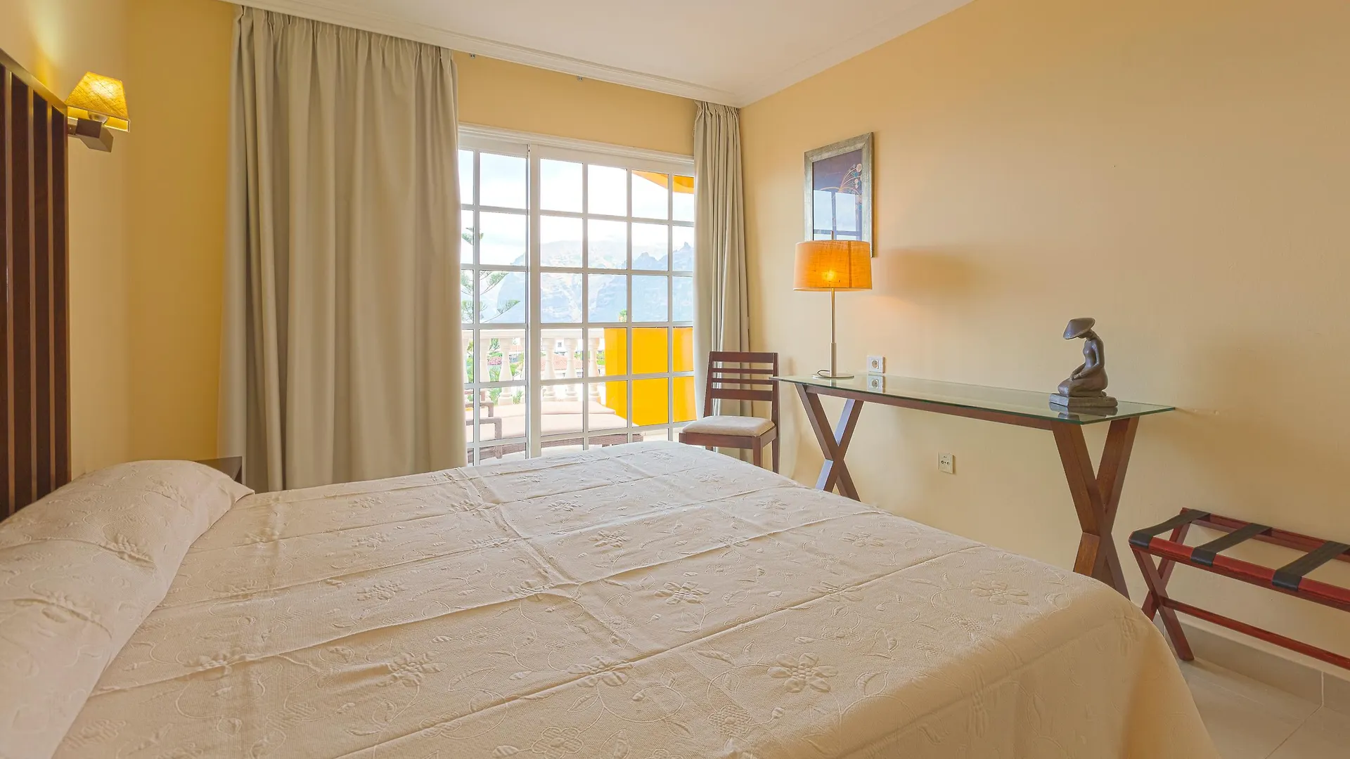 **** Aparthotel El Marques Palace By Intercorp Group Acantilado de los Gigantes Spanien